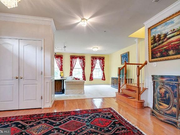 5th image of 615 Crooked Creek Dr