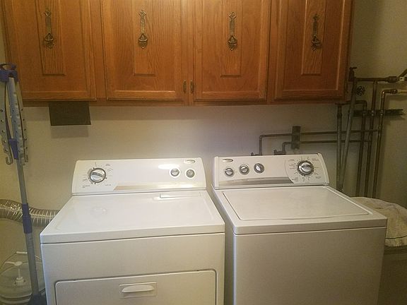 5th image of 401 Brightwood Dr