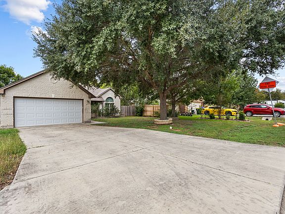 3rd image of 15713 Fair Ln