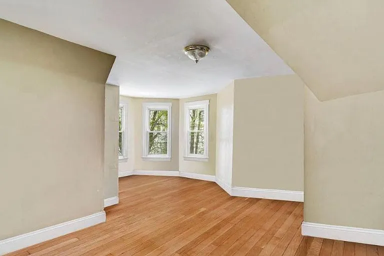 4002 Fernhill Ave — Photo 4