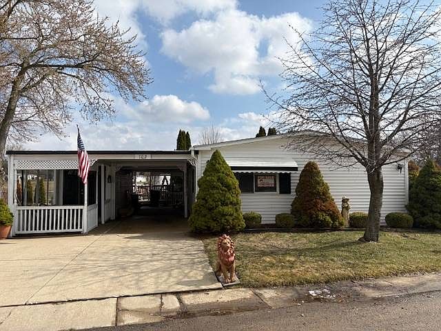 1st image of 102 Bobolink St