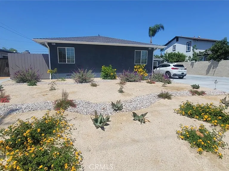 1605 E Santa Ana St — Photo 2