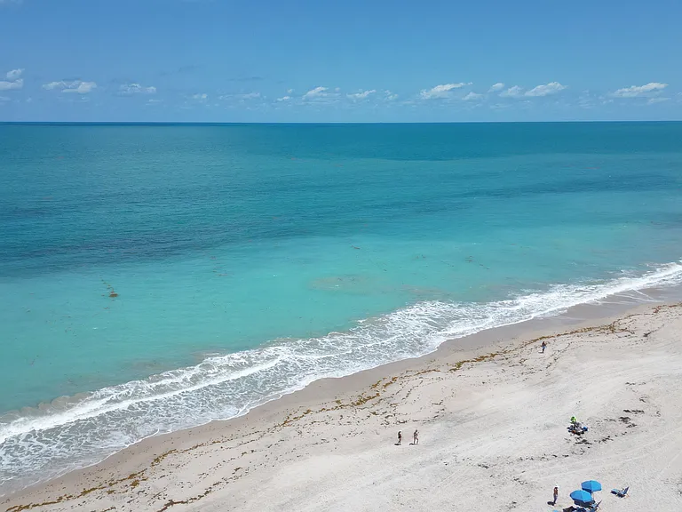 23 Royal Palm Point #B — Photo 37