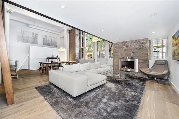 Sold by (Legacy) Elegran | media 17