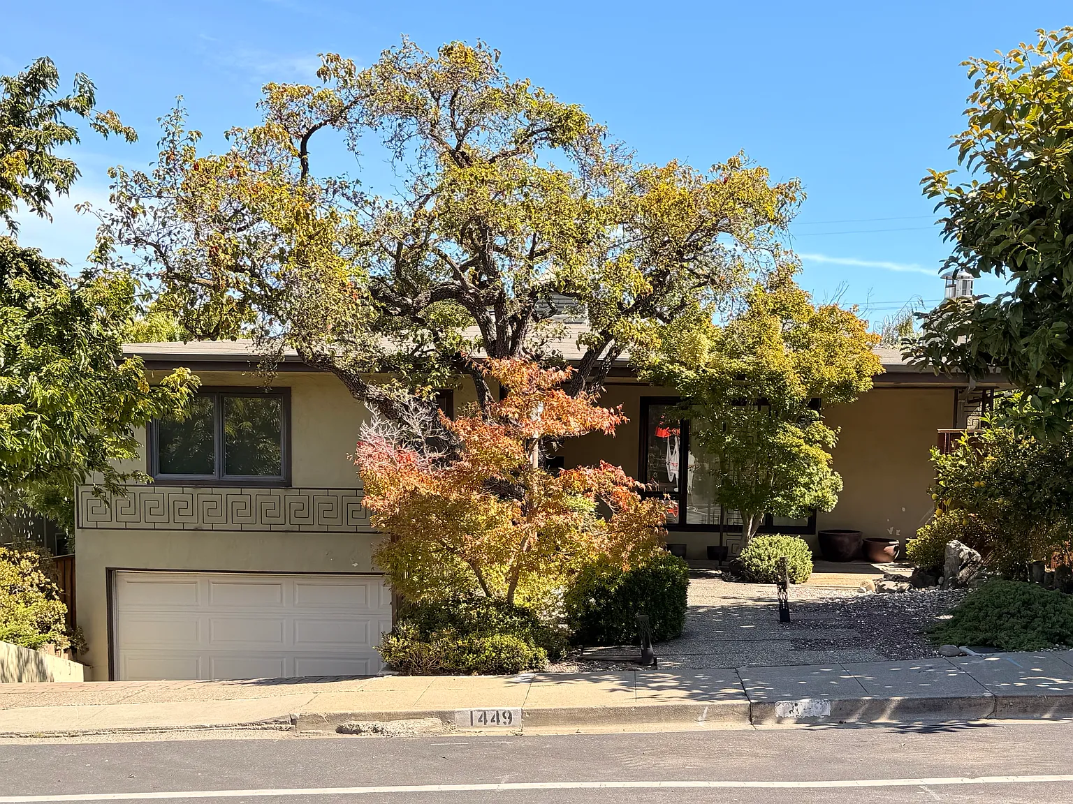 4 bed, 2110 sqft, $7,000 — Photo 1