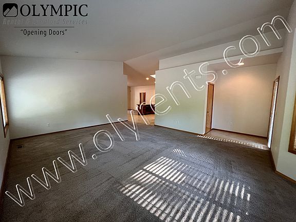 004 Living Room (1)_07312023