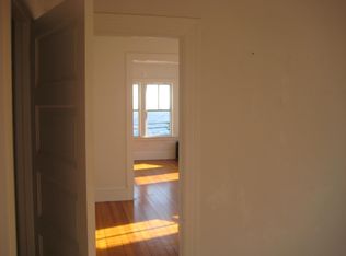 129 Hope St, Bristol, RI 02809