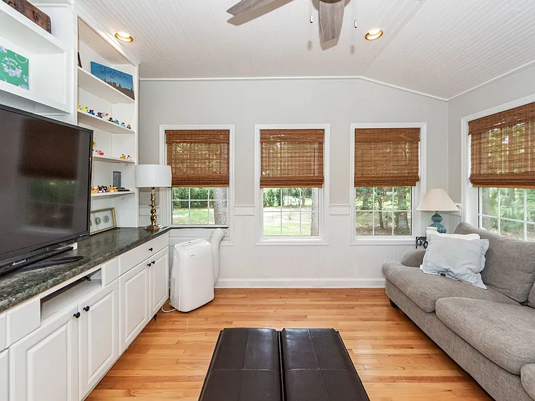 2105 Williams Veneer Ct — Photo 32