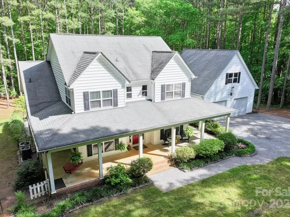 1956 Forest Ridge Dr, Stanley, NC 28164