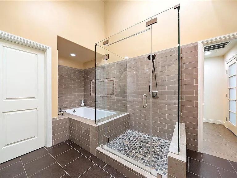 38615 Palm Valley Dr — Photo 32