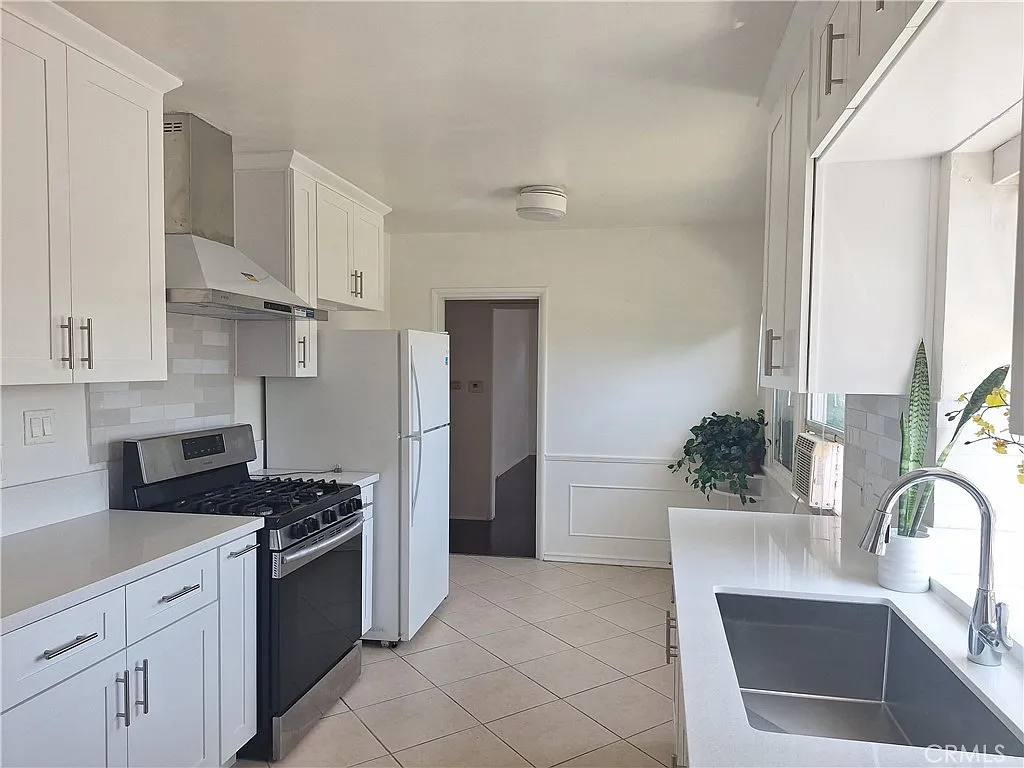 2 bed, 1141 sqft, $2,995 — Photo 2