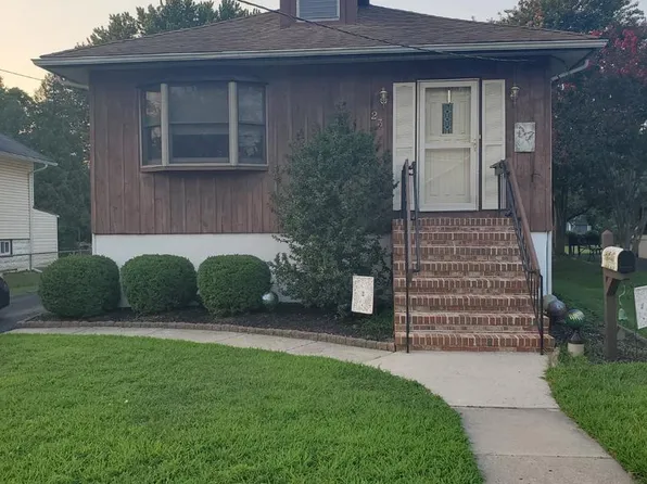 23 Browning Ave, Moorestown, NJ 08057