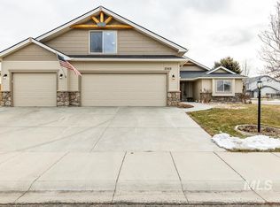 2562 N Dayside Ave, Meridian, ID 83646