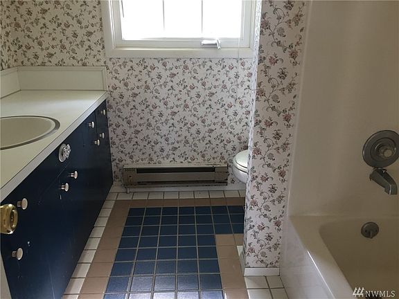 3rd image of 609 Ferguson Dune Ln