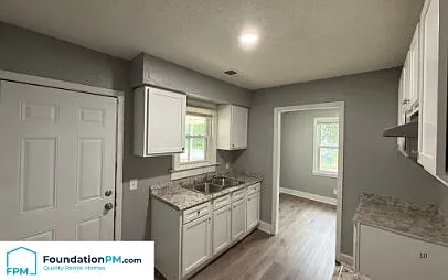 2100 Worthington Cir — Photo 4