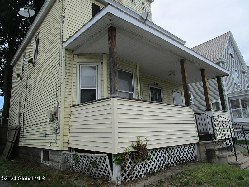 3rd image of 1021 Forest Road
