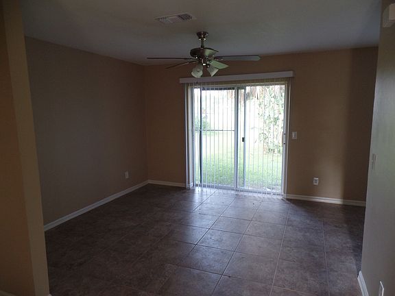 363334_living rm_09272014