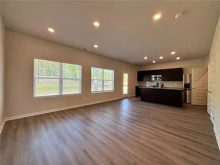 101 Lavender Cir — Photo 4