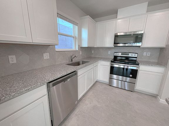 4th image of 1196 Sugarwood St