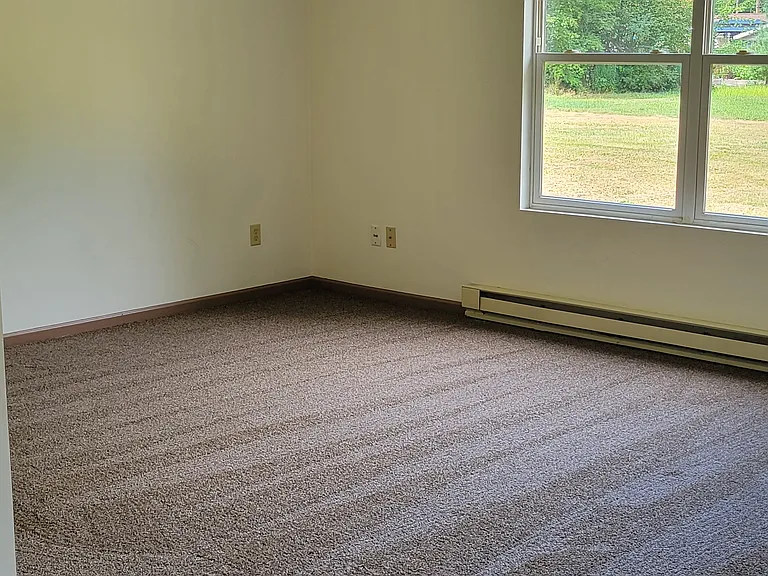 1453 Cedar St — Photo 3