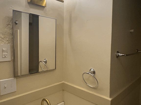 3rd image of 2750 Broadway Ave APT 7