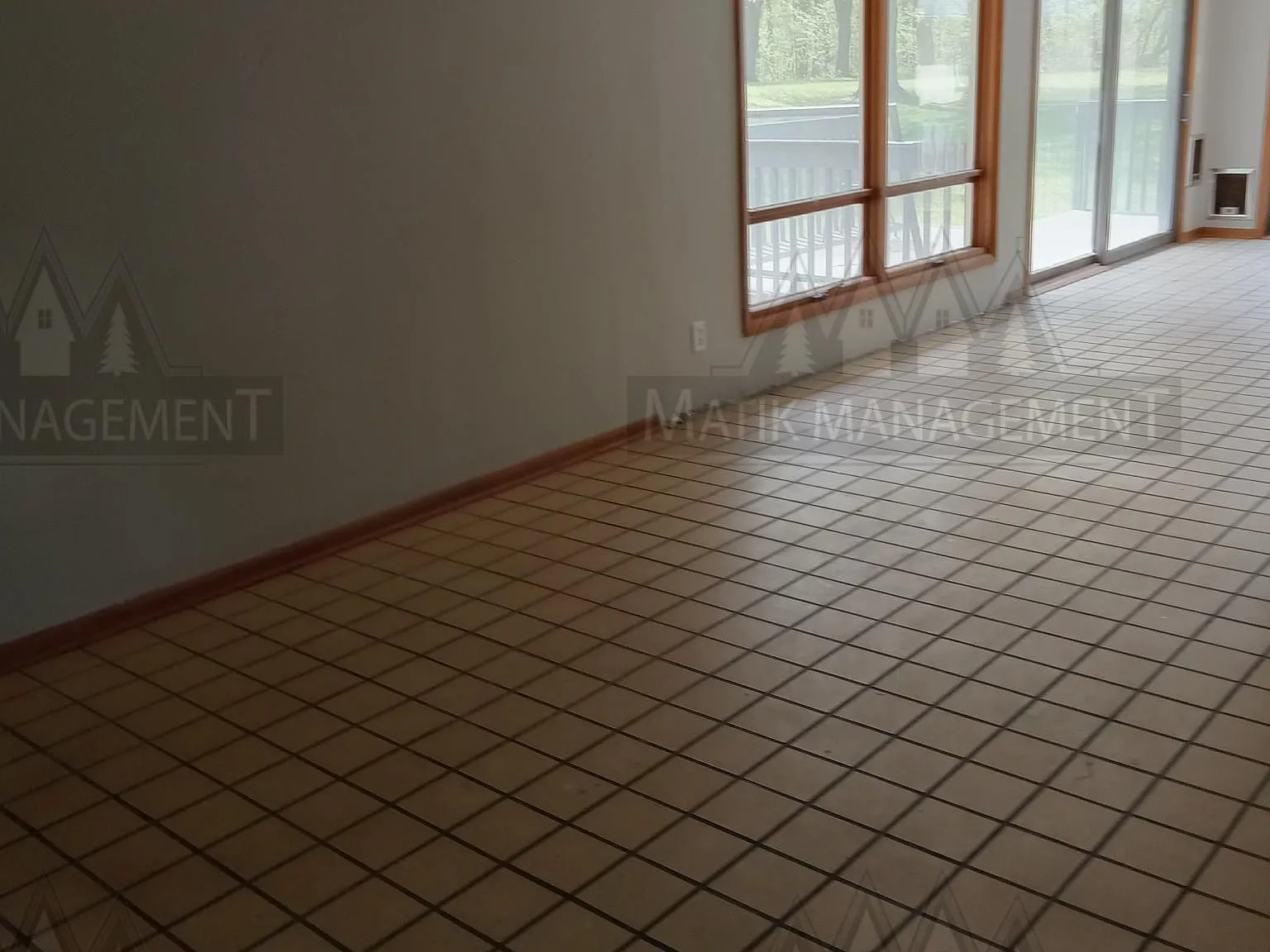 3 bed, $1,100 — Photo 4