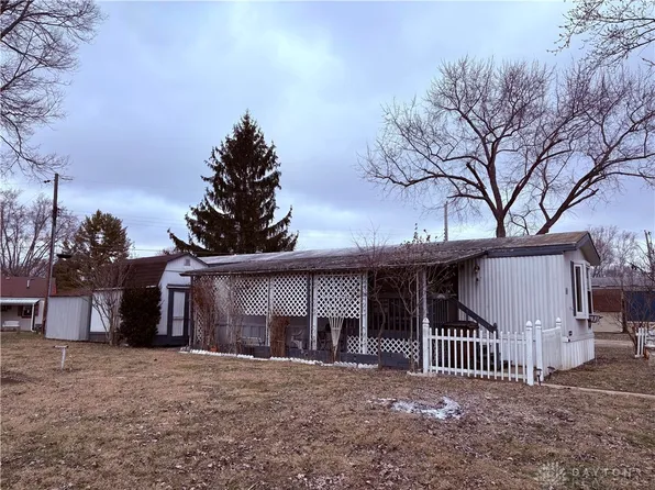 40 Dee Dr, New Paris, OH 45347