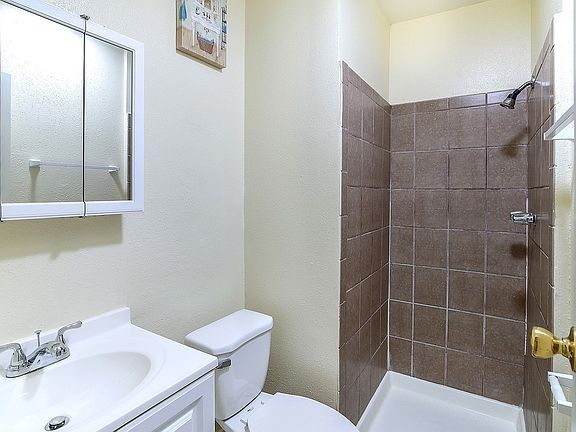 3rd image of 4905 W Adams Blvd #29