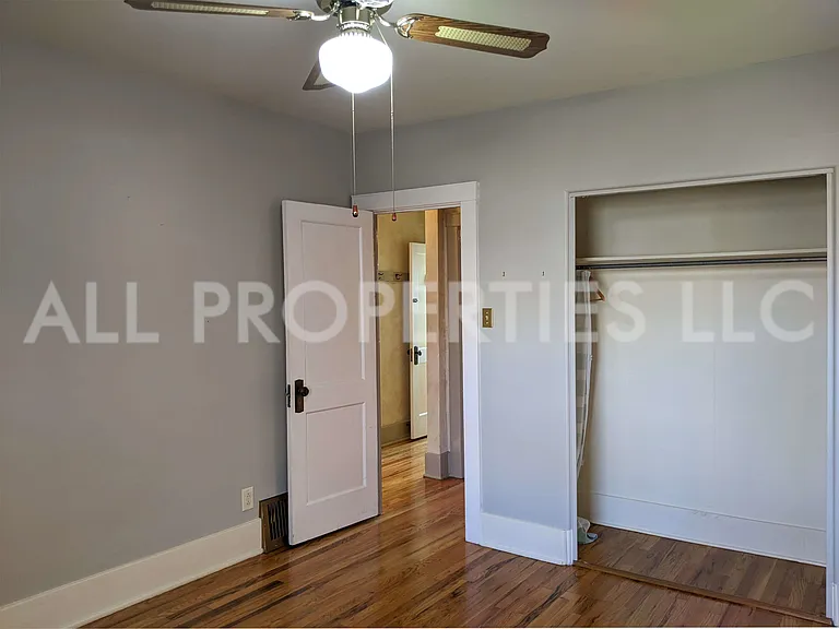 557 S Race St — Photo 15
