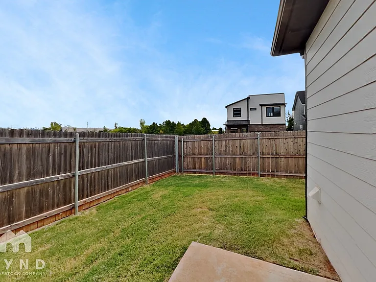 2517 NW 131st St — Photo 22