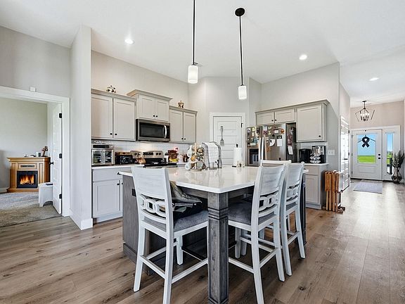 2nd image of 1572 Hager Way