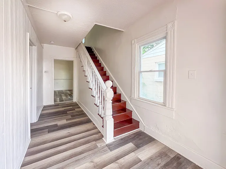 1005 Maplewood Ave — Photo 8