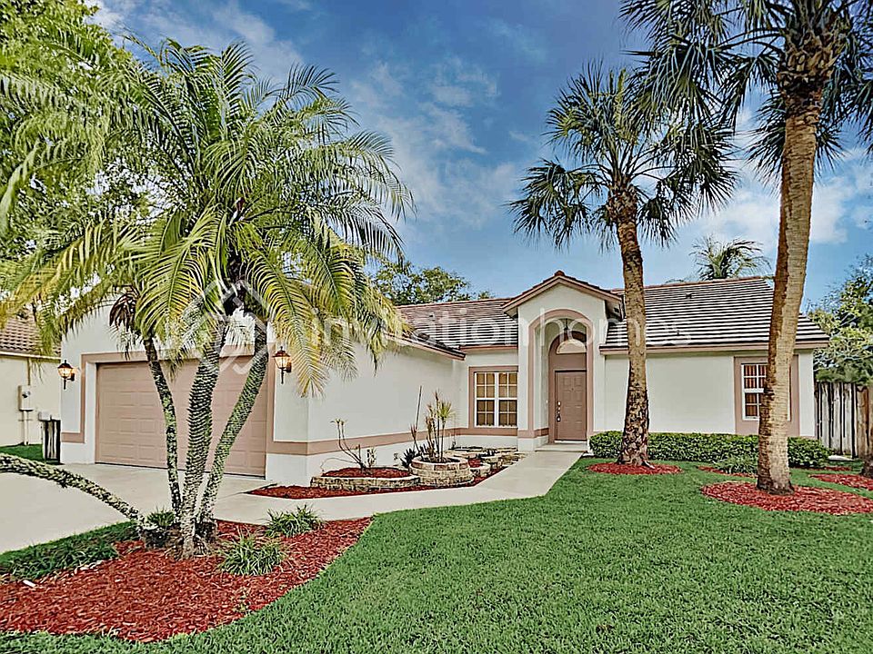 1st image of 4705 NW 76th St