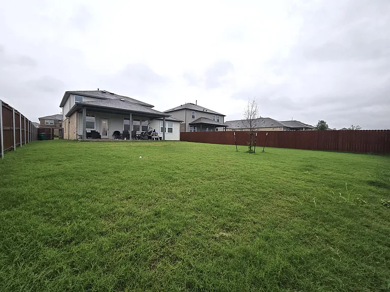 1916 Bradham Way — Photo 32