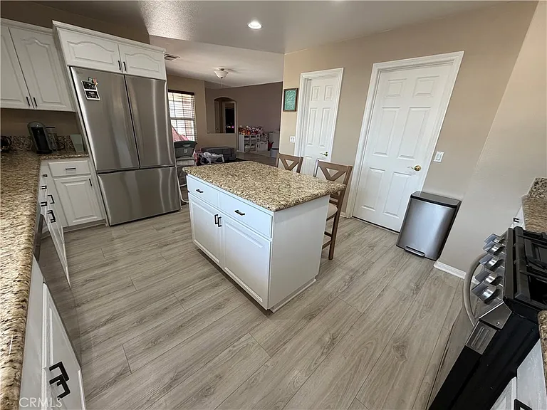 9725 Susan Ave — Photo 6
