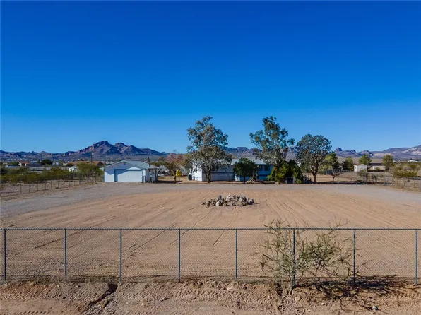 917 S Estrella Rd, Golden Valley, AZ 86413