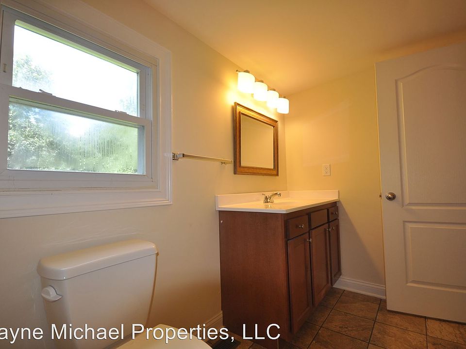 1st image of 523 Emerson Dr