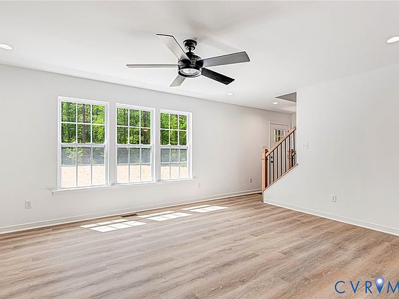 3rd image of 501 Smith Dr