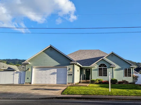 1541 NW Harvey Ave, Roseburg, OR 97471