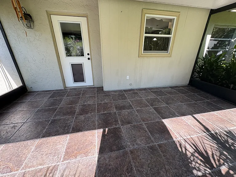203 Esther St — Photo 32