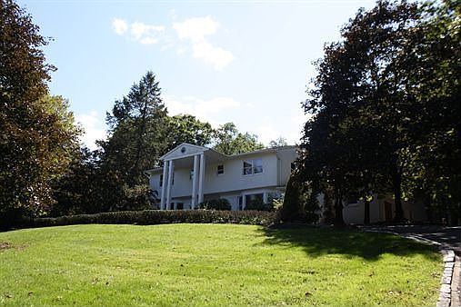 1st image of 30 Scenic Dr