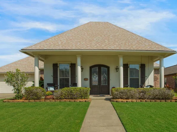 305 Southlake Cir, Youngsville, LA 70592