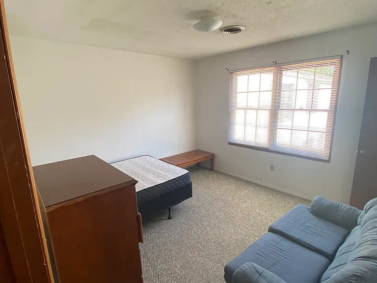 820 College Ave #10 — Photo 8