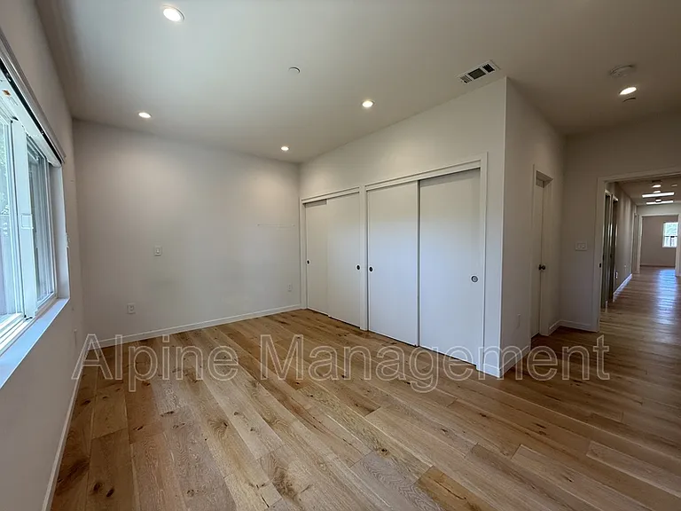 1163 W Iowa Ave — Photo 26