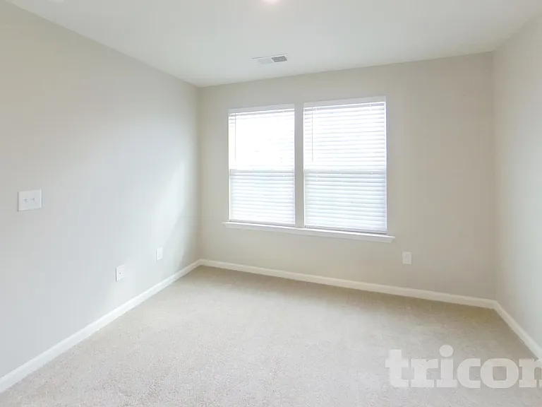 108 Fennec Dr — Photo 16