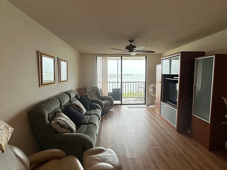 1332 Pasadena Ave S #607 — Photo 17