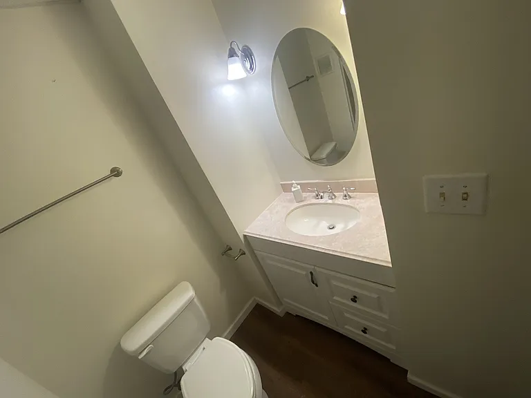 512 Hamlin St #2 — Photo 4