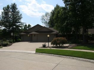 33146 Hidden Hollow Ct, North Ridgeville, OH