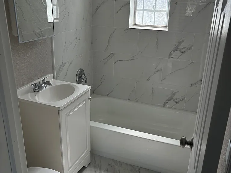 1450 NW 1st Ave #2 — Photo 4