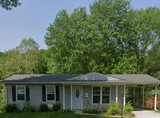 5249 Ville Rosa Ln, Hazelwood, MO 63042